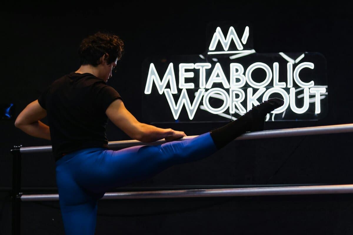 How to Prevent Metabolic Adaptation During Long Fat Loss