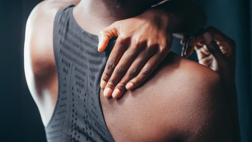 Shoulder Pain From Lifting: Top Causes and Fixes